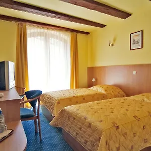 Alexander Hotel
